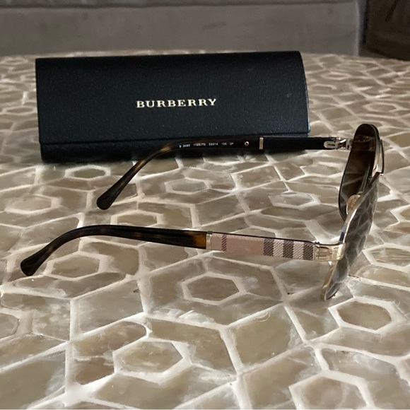 Burberry (BE3080 1145T5) limited edition unisex sunglasses - Picture 7 of 10